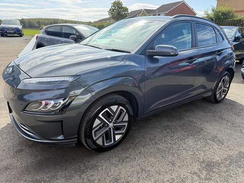 Hyundai KONA 64kWh Premium Auto 5dr (10.5kW Charger) - U79237