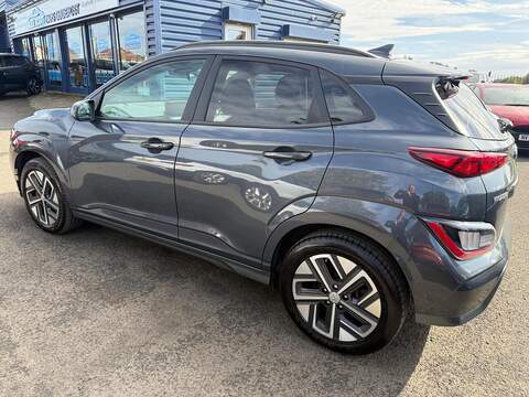 Hyundai KONA 64kWh Premium Auto 5dr (10.5kW Charger) - U79237