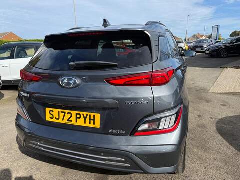 Hyundai KONA 64kWh Premium Auto 5dr (10.5kW Charger) - U79237