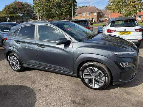Hyundai KONA 64kWh Premium Auto 5dr (10.5kW Charger) - U79237