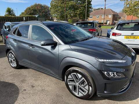 Hyundai KONA 64kWh Premium Auto 5dr (10.5kW Charger) - U79237