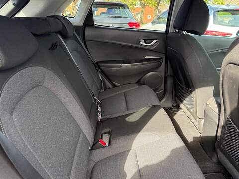Hyundai KONA 64kWh Premium Auto 5dr (10.5kW Charger) - U79237