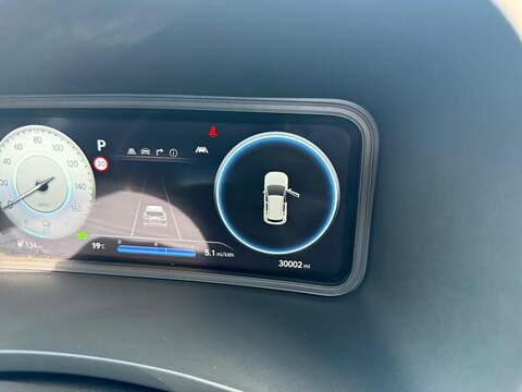 Hyundai KONA 64kWh Premium Auto 5dr (10.5kW Charger) - U79237