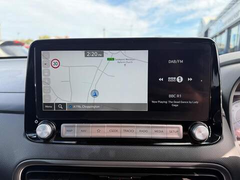 Hyundai KONA 64kWh Premium Auto 5dr (10.5kW Charger) - U79237