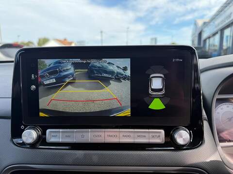 Hyundai KONA 64kWh Premium Auto 5dr (10.5kW Charger) - U79237