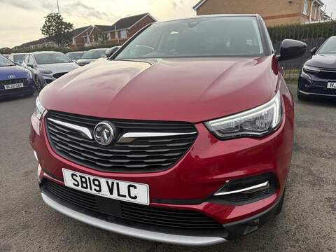 Vauxhall Grandland X Turbo Sport Nav SUV 1.2 Manual Petrol - U79238