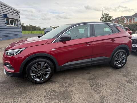 Vauxhall Grandland X Turbo Sport Nav SUV 1.2 Manual Petrol - U79238