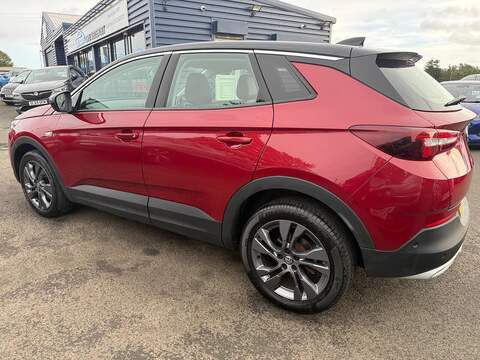 Vauxhall Grandland X Turbo Sport Nav SUV 1.2 Manual Petrol - U79238