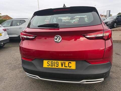 Vauxhall Grandland X Turbo Sport Nav SUV 1.2 Manual Petrol - U79238