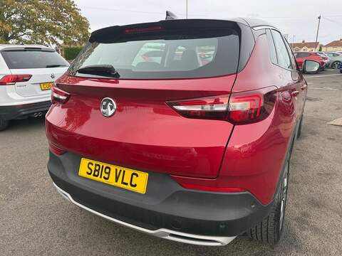 Vauxhall Grandland X Turbo Sport Nav SUV 1.2 Manual Petrol - U79238