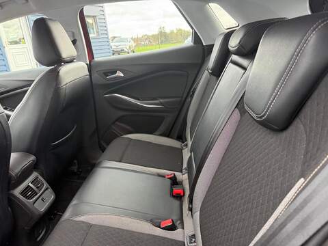 Vauxhall Grandland X Turbo Sport Nav SUV 1.2 Manual Petrol - U79238