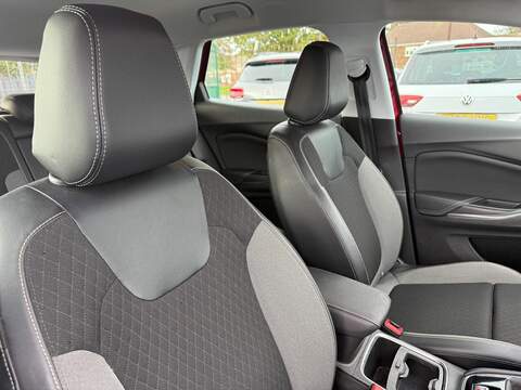 Vauxhall Grandland X Turbo Sport Nav SUV 1.2 Manual Petrol - U79238