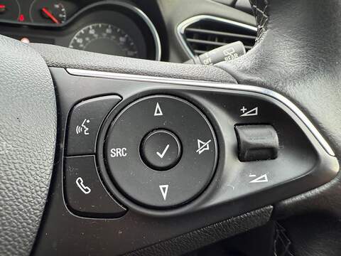 Vauxhall Grandland X Turbo Sport Nav SUV 1.2 Manual Petrol - U79238