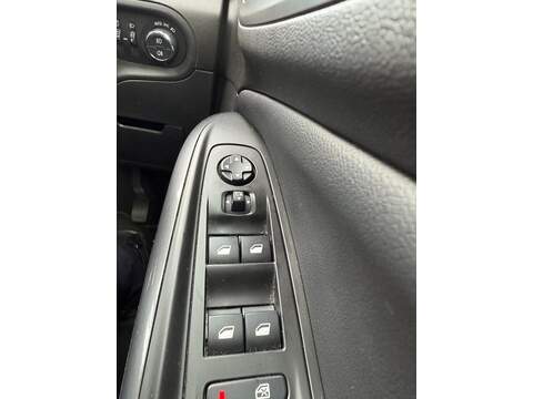 Vauxhall Grandland X Turbo Sport Nav SUV 1.2 Manual Petrol - U79238