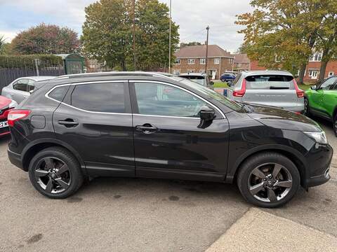 Nissan Qashqai 1.6 dCi N-Connecta 4WD Euro 6 (s/s) 5dr - U79243
