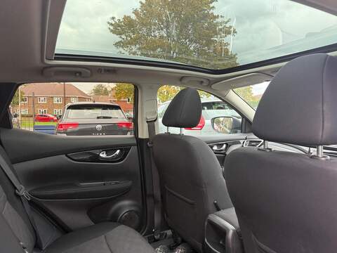 Nissan Qashqai 1.6 dCi N-Connecta 4WD Euro 6 (s/s) 5dr - U79243