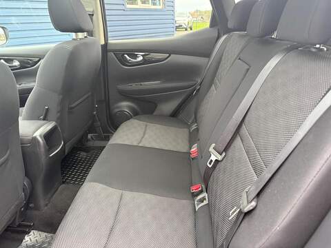 Nissan Qashqai 1.6 dCi N-Connecta 4WD Euro 6 (s/s) 5dr - U79243