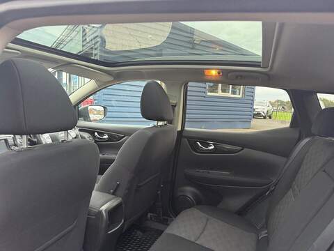 Nissan Qashqai 1.6 dCi N-Connecta 4WD Euro 6 (s/s) 5dr - U79243