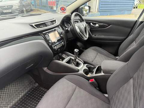 Nissan Qashqai 1.6 dCi N-Connecta 4WD Euro 6 (s/s) 5dr - U79243