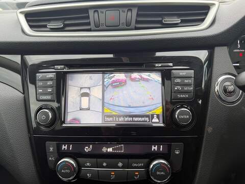 Nissan Qashqai 1.6 dCi N-Connecta 4WD Euro 6 (s/s) 5dr - U79243