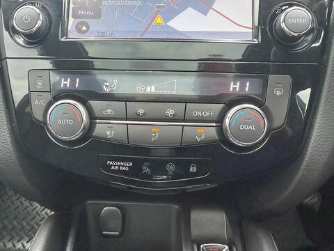 Nissan Qashqai 1.6 dCi N-Connecta 4WD Euro 6 (s/s) 5dr - U79243