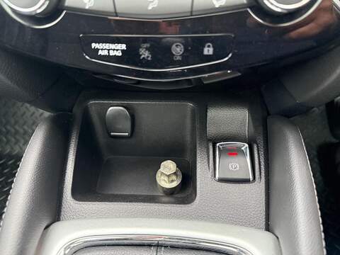 Nissan Qashqai 1.6 dCi N-Connecta 4WD Euro 6 (s/s) 5dr - U79243