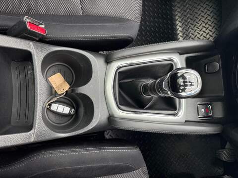 Nissan Qashqai 1.6 dCi N-Connecta 4WD Euro 6 (s/s) 5dr - U79243
