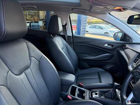 Vauxhall Grandland X 1.2 Turbo Elite Nav SUV 5dr Petrol Manual 6Spd Euro 6 (s/s) (130 ps) - U79251