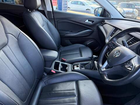 Vauxhall Grandland X 1.2 Turbo Elite Nav SUV 5dr Petrol Manual 6Spd Euro 6 (s/s) (130 ps) - U79251