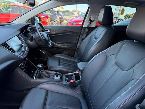 Vauxhall Grandland X 1.2 Turbo Elite Nav SUV 5dr Petrol Manual 6Spd Euro 6 (s/s) (130 ps) - U79251