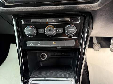 Volkswagen Touran 1.5 TSI EVO SEL Euro 6 (s/s) 5dr - U79269