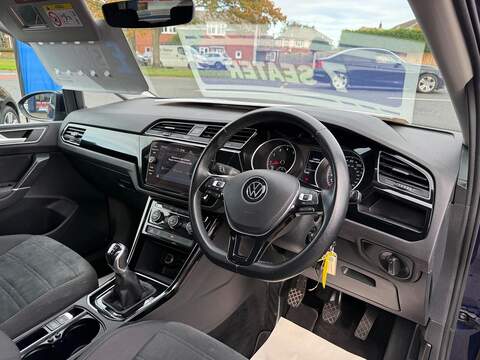Volkswagen Touran 1.5 TSI EVO SEL Euro 6 (s/s) 5dr - U79269