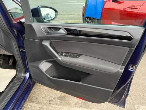 Volkswagen Touran 1.5 TSI EVO SEL Euro 6 (s/s) 5dr - U79269