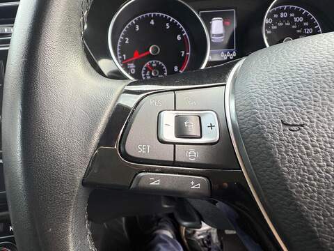 Volkswagen Touran 1.5 TSI EVO SEL Euro 6 (s/s) 5dr - U79269