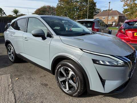 Nissan Qashqai 1.3 DIG-T MHEV N-Connecta Euro 6 (s/s) 5dr - U79271