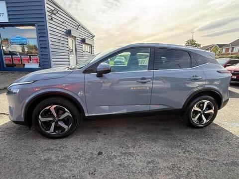 Nissan Qashqai 1.3 DIG-T MHEV N-Connecta Euro 6 (s/s) 5dr - U79271