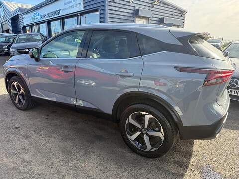 Nissan Qashqai 1.3 DIG-T MHEV N-Connecta Euro 6 (s/s) 5dr - U79271