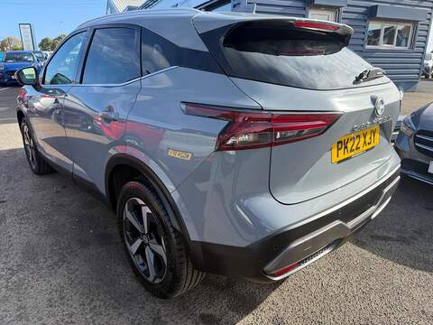 Nissan Qashqai 1.3 DIG-T MHEV N-Connecta Euro 6 (s/s) 5dr - U79271