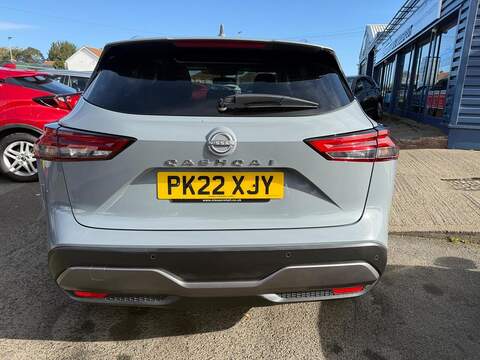 Nissan Qashqai 1.3 DIG-T MHEV N-Connecta Euro 6 (s/s) 5dr - U79271