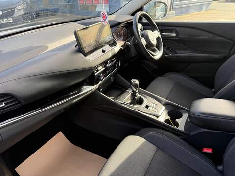 Nissan Qashqai 1.3 DIG-T MHEV N-Connecta Euro 6 (s/s) 5dr - U79271