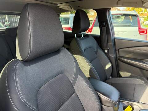 Nissan Qashqai 1.3 DIG-T MHEV N-Connecta Euro 6 (s/s) 5dr - U79271