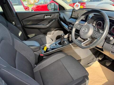 Nissan Qashqai 1.3 DIG-T MHEV N-Connecta Euro 6 (s/s) 5dr - U79271