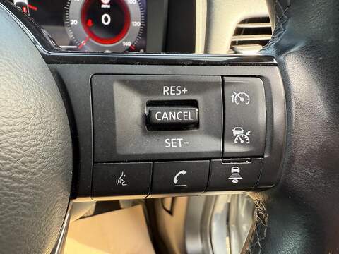 Nissan Qashqai 1.3 DIG-T MHEV N-Connecta Euro 6 (s/s) 5dr - U79271