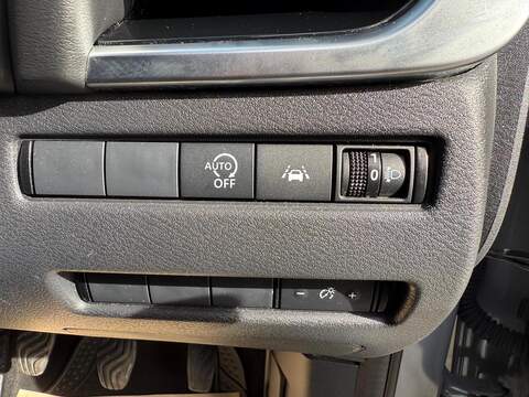 Nissan Qashqai 1.3 DIG-T MHEV N-Connecta Euro 6 (s/s) 5dr - U79271