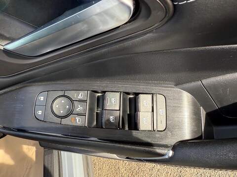 Nissan Qashqai 1.3 DIG-T MHEV N-Connecta Euro 6 (s/s) 5dr - U79271