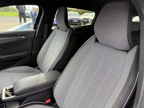 Renault Megane E-Tech 60kWh techno+ Auto 5dr (optimum charge) - U79272