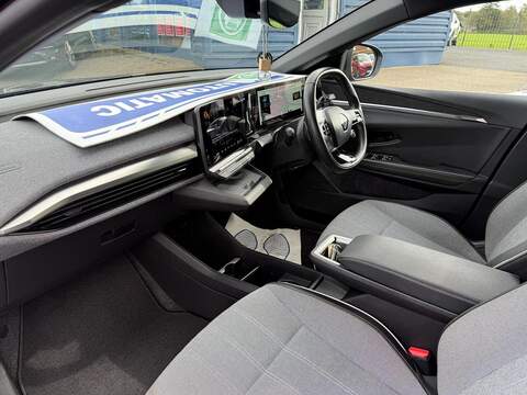 Renault Megane E-Tech 60kWh techno+ Auto 5dr (optimum charge) - U79272