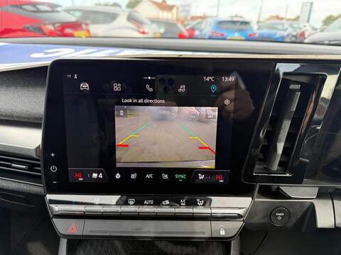 Renault Megane E-Tech 60kWh techno+ Auto 5dr (optimum charge) - U79272