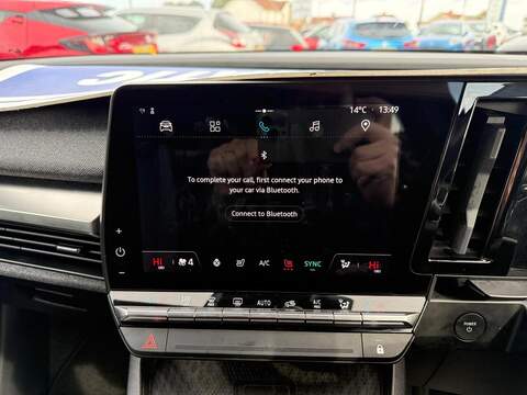 Renault Megane E-Tech 60kWh techno+ Auto 5dr (optimum charge) - U79272