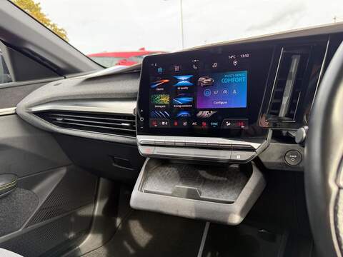 Renault Megane E-Tech 60kWh techno+ Auto 5dr (optimum charge) - U79272